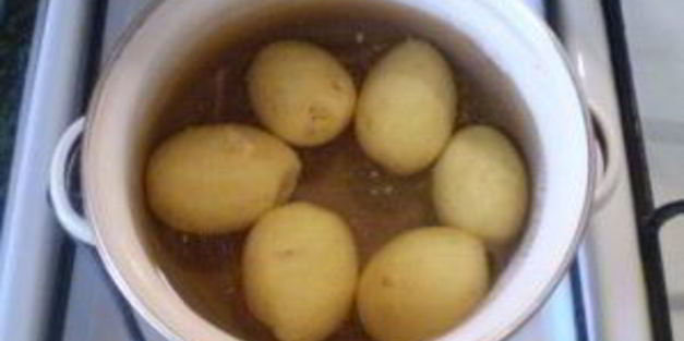 картофель под чесночным соусом