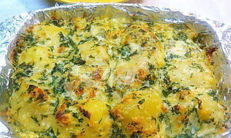 Рецепт картофель под сырным соусом