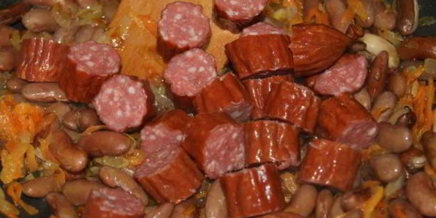 картофель с охотничьими колбасками