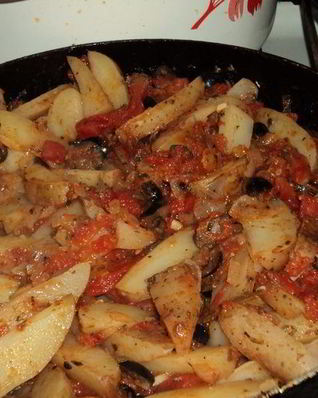 Картофель с помидорами по-провансальски