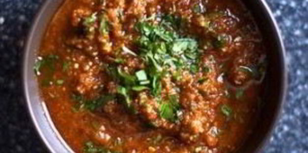 картофель с соусом чили