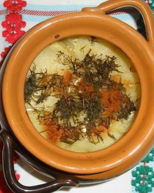 Картофель со сметаной в горшочках