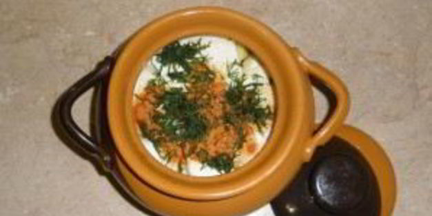 картофель со сметаной в горшочках