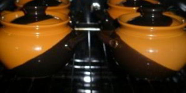 картофель со сметаной в горшочках