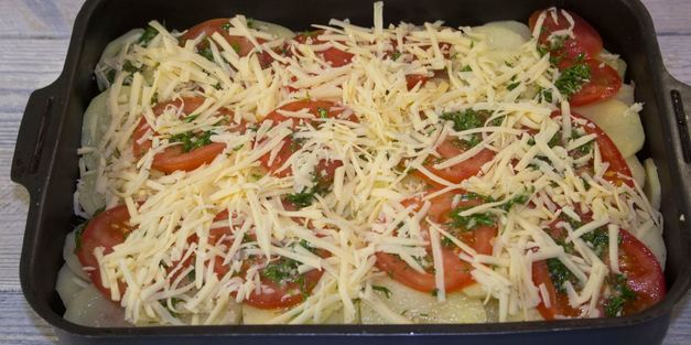 картошка с помидорами и сыром в духовке