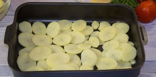 картошка с помидорами и сыром в духовке