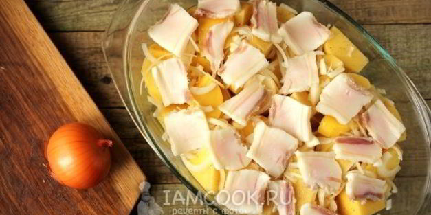 картошка с салом в духовке