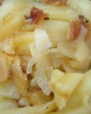 Картошка, жаренная на сале с луком