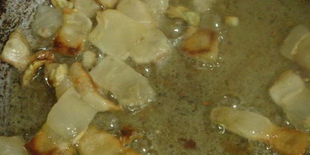 картошка, жаренная на сале с луком