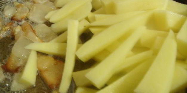 картошка, жаренная на сале с луком