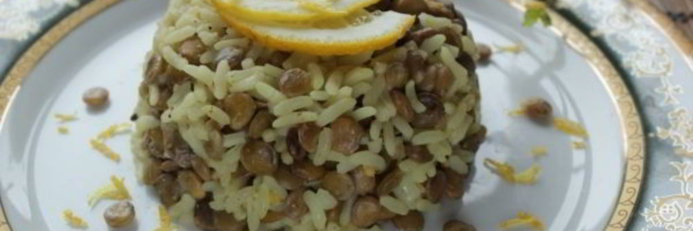 Лимонный рис, жареный с чечевицей
