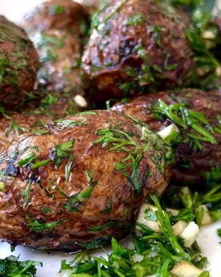 Молодой картофель по-деревенски