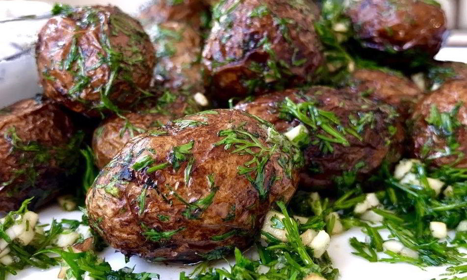 Рецепт молодой картофель по-деревенски