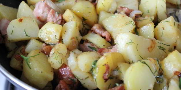 молодой картофель с сырокопченой грудинкой