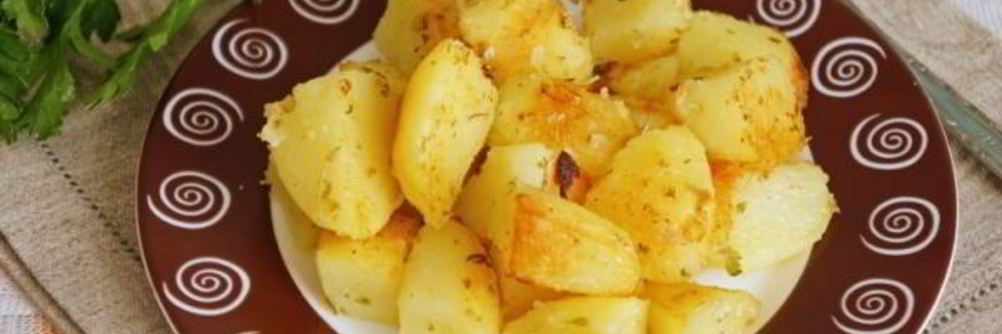 Обжаренный картофель с чесноком