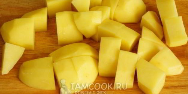 обжаренный картофель с чесноком