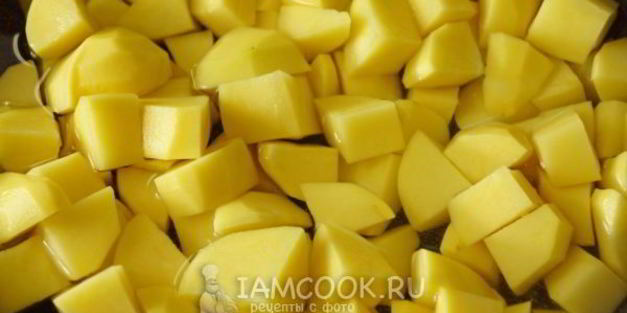 обжаренный картофель с чесноком