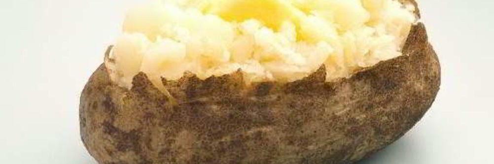 Печеный картофель половинками