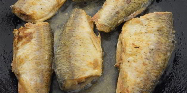 подлещики жареные с луком