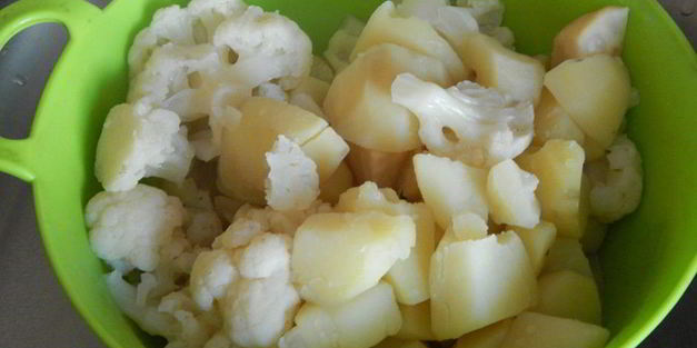 пюре из цветной капусты и сельдерея