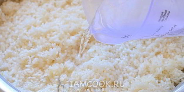 рис на сковороде