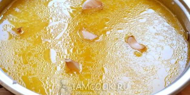 рис на сковороде