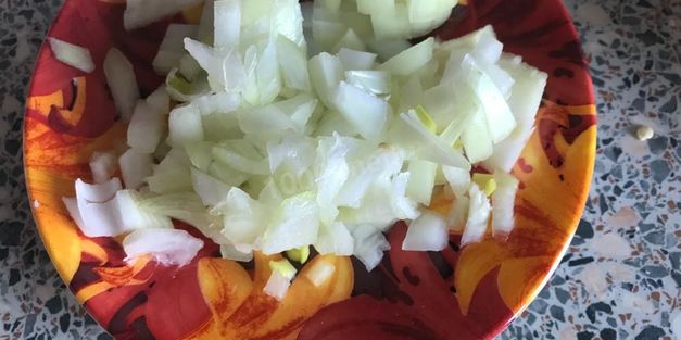 рис по-тайски с курицей креветками и кешью