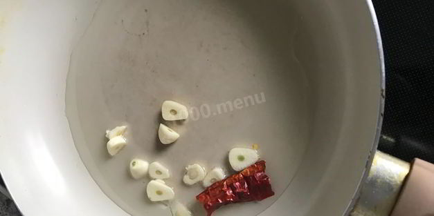 рис по-тайски с курицей креветками и кешью