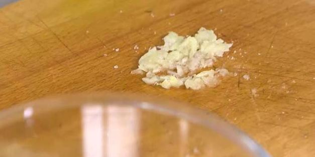 рис с фетой, помидорами, оливками и каперсами