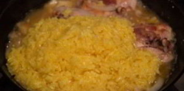 рис с курицей и ананасами