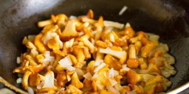 рис с лисичками