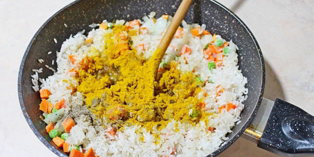 рис с овощами и карри