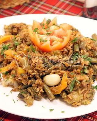 Рис с овощами и соевым соусом