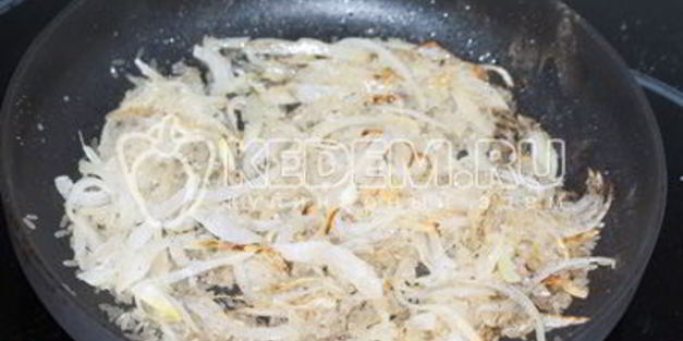 рис с овощами и соевым соусом