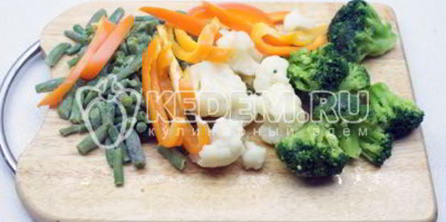 рис с овощами и соевым соусом