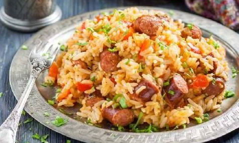 Рецепт рис с овощами и сосисками