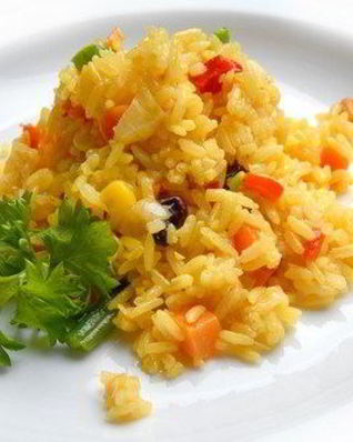 Рис с овощами, паприкой и тимьяном