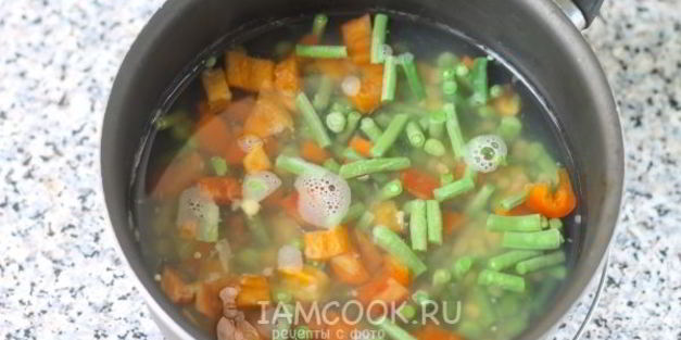 рис с замороженными овощами