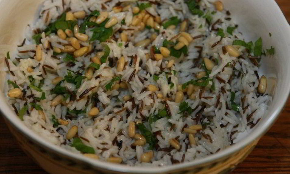 Рецепт рис с зеленью и орехами