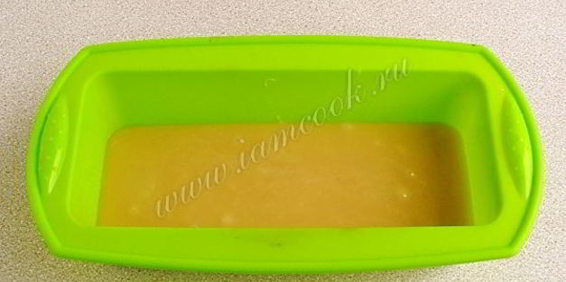 сливочно-медовый ирис пчелка