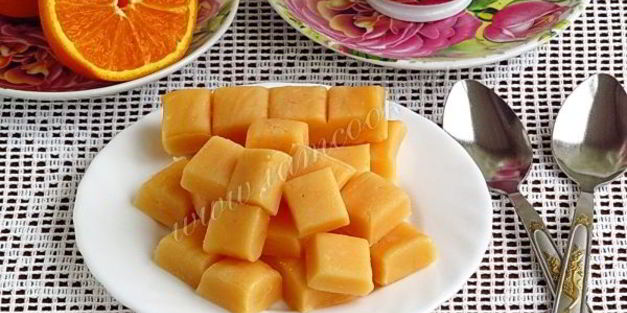 сливочно-медовый ирис пчелка