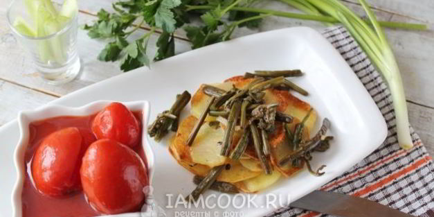 жареная картошка с папоротником
