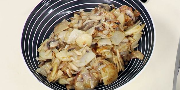 жареная картошка с шампиньонами