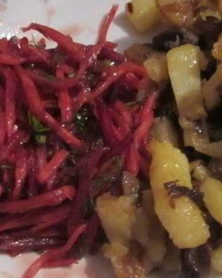 Жареная картошка с замороженными грибами