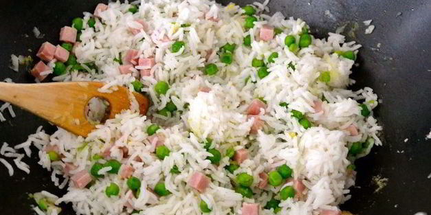 жареный рис по-кантонезийски