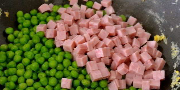 жареный рис по-кантонезийски