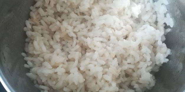 жареный рис с овощами