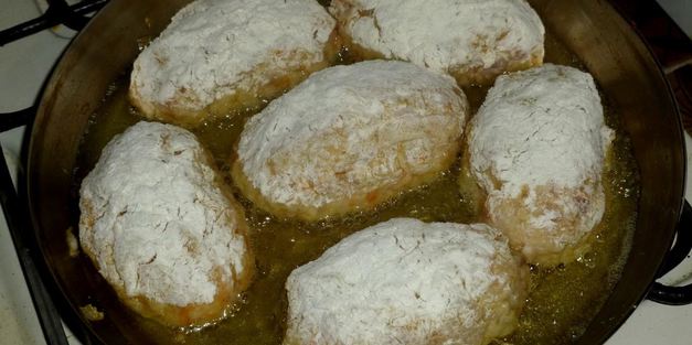 ленивые голубцы с рисом капустой и фаршем в кастрюле