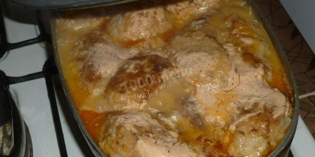 ленивые голубцы с рисом капустой и фаршем в кастрюле