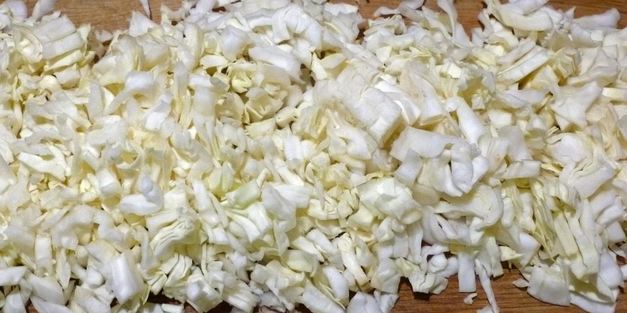 ленивые голубцы с рисом капустой и фаршем в кастрюле